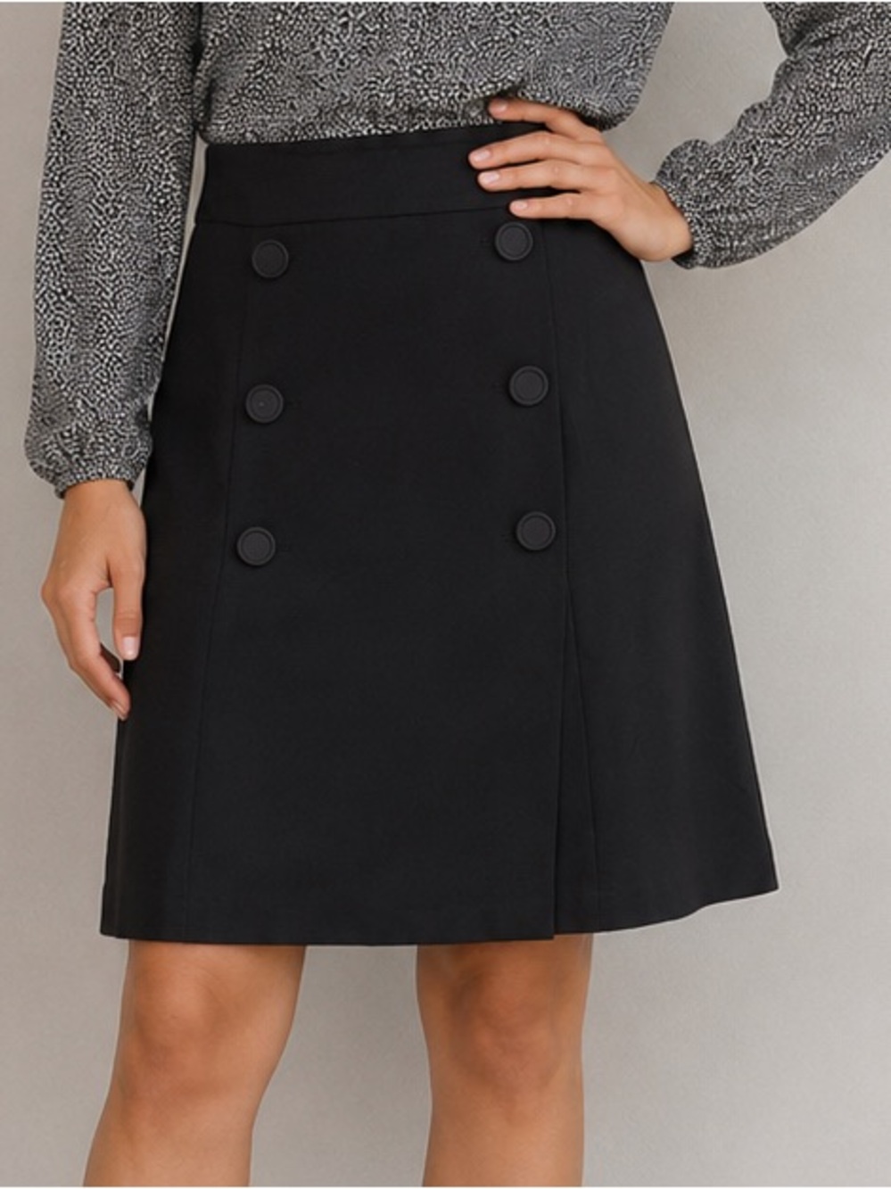 Tradition Black Faux Wrap A-Line Skirt Size 6 Button Detail Career Classic